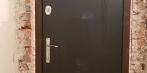 Металлическая дверь входная